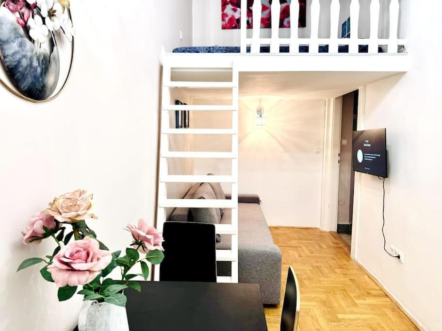 F2 Ultra Central Danube Loft Budapest Kültér fotó
