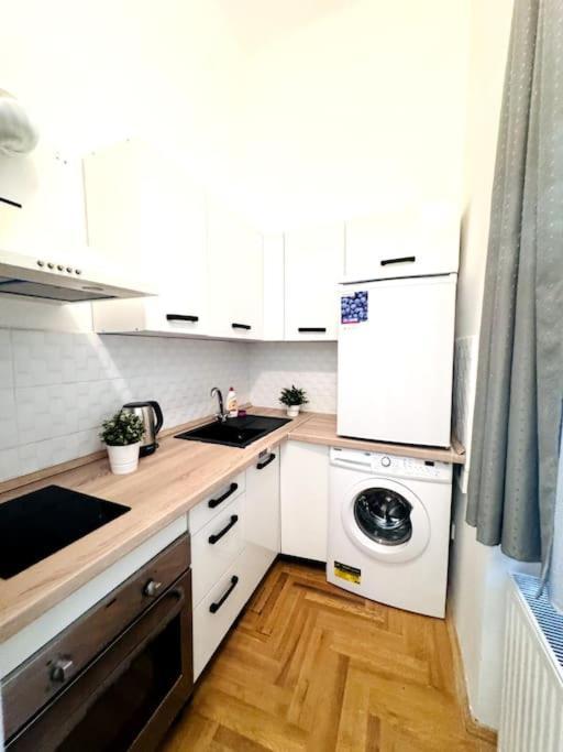 F2 Ultra Central Danube Loft Budapest Kültér fotó